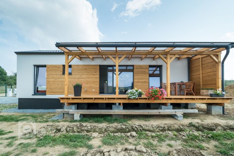 add picture to album