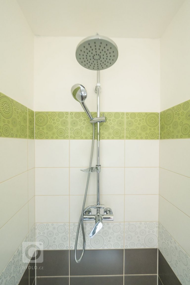 add picture to album