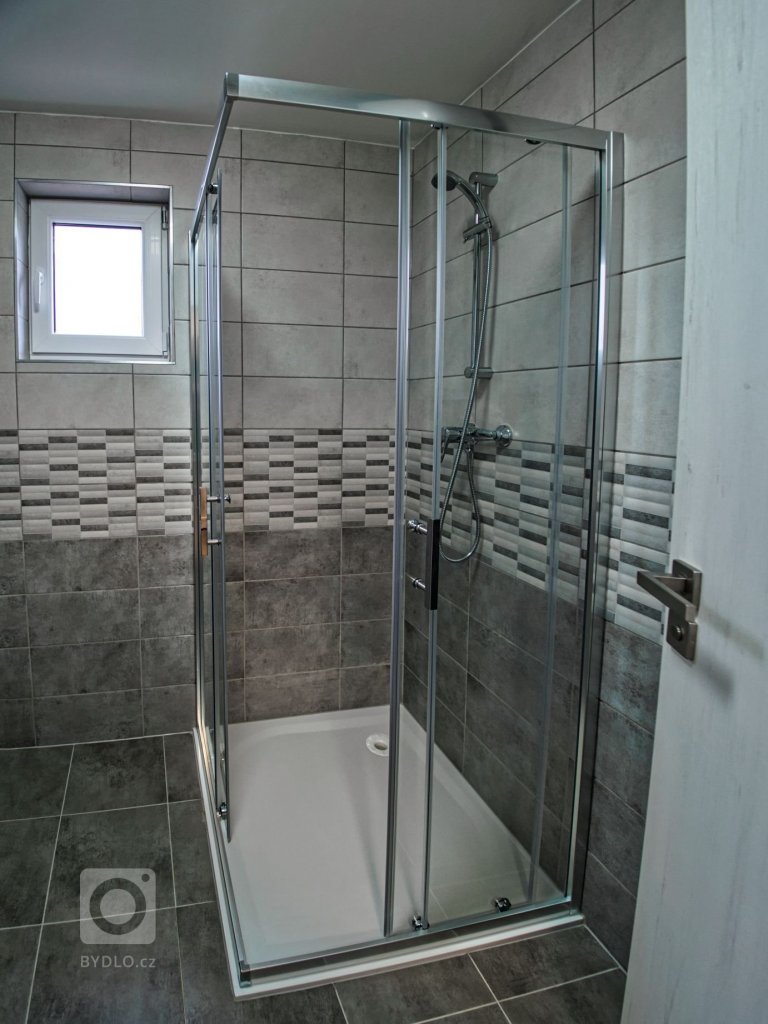 add picture to album