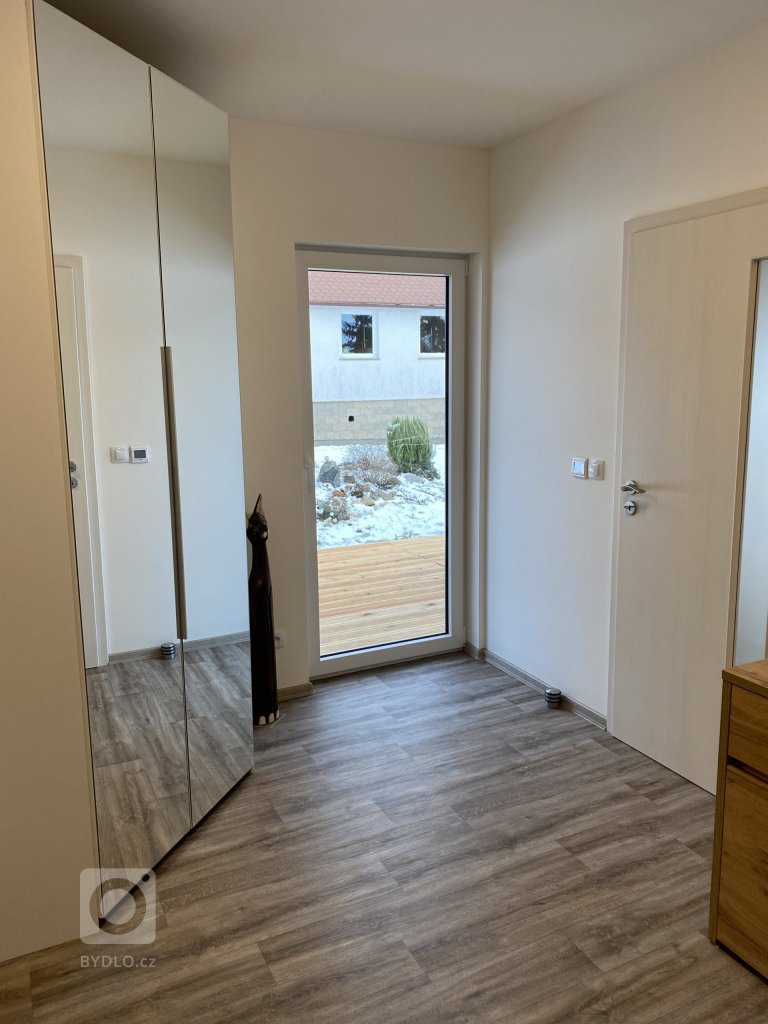 add picture to album