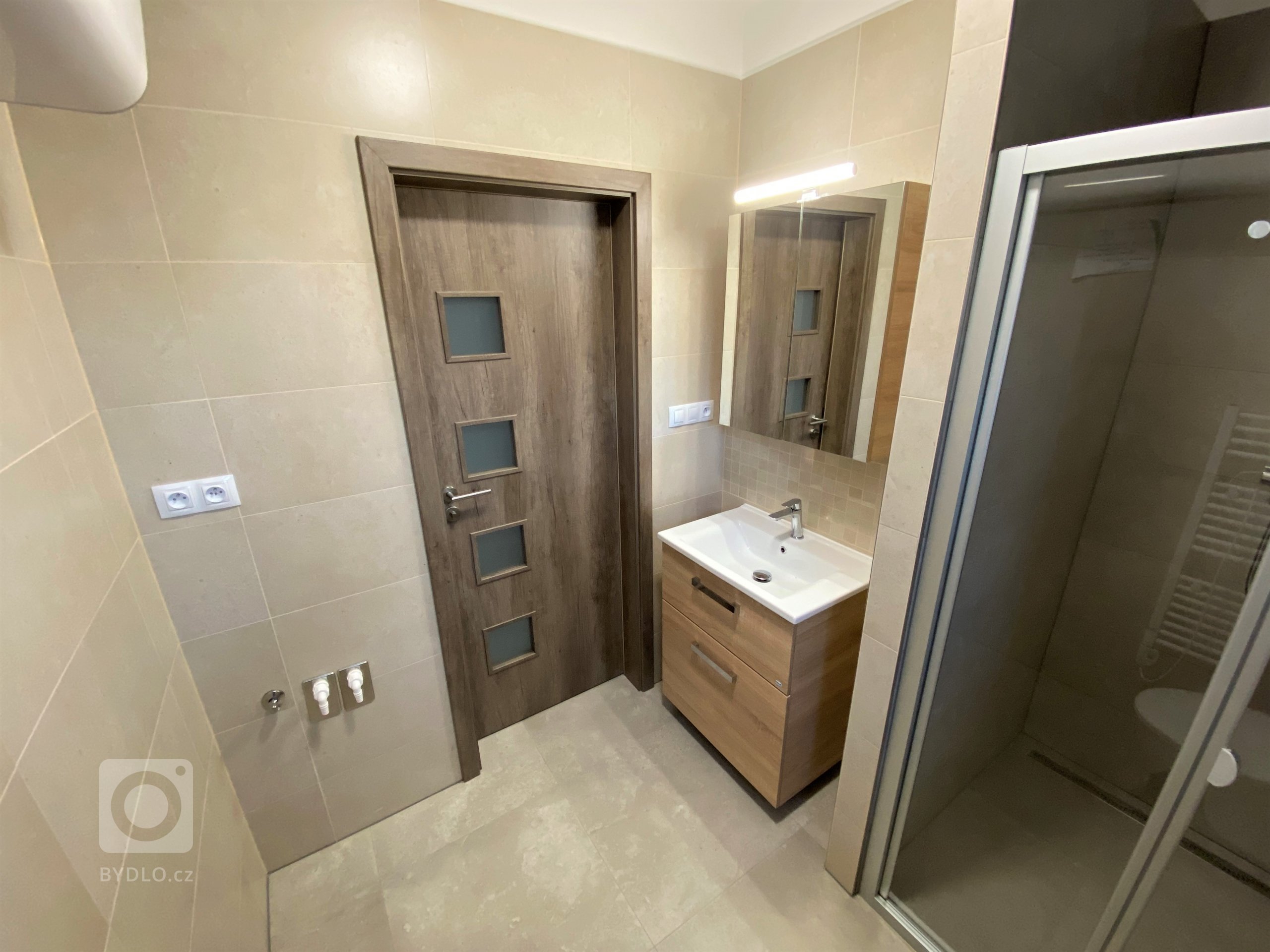 V menší obci Myslinka v okrese Plzeň &ndash; sever jsme zhotovili dřevostavbu o rozměrech 14,3x4,7m, která vznikla prodloužením a rozšířením naší typové Easy…