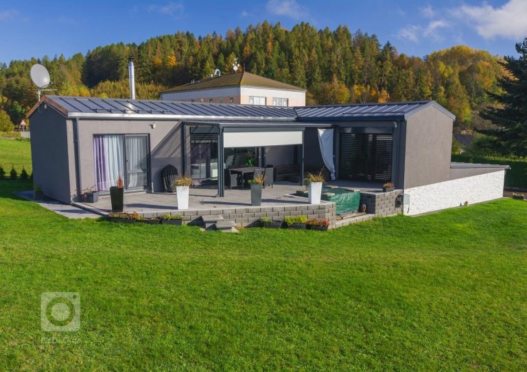 add picture to album