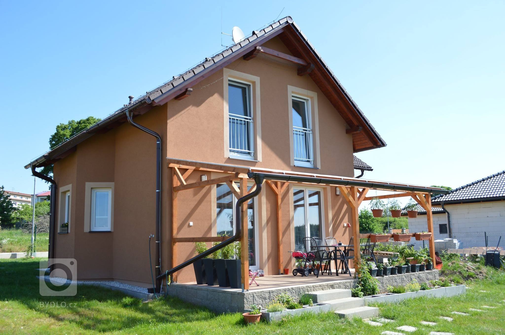 Ekonomik 14

&nbsp;

Krásný dům v Plzeňském kraji typu Ekonomik 14 je vhodný i pro větší rodiny. Dvoupatrový dům 5+1 má užitnou plochu 128 m2, a celkovou…