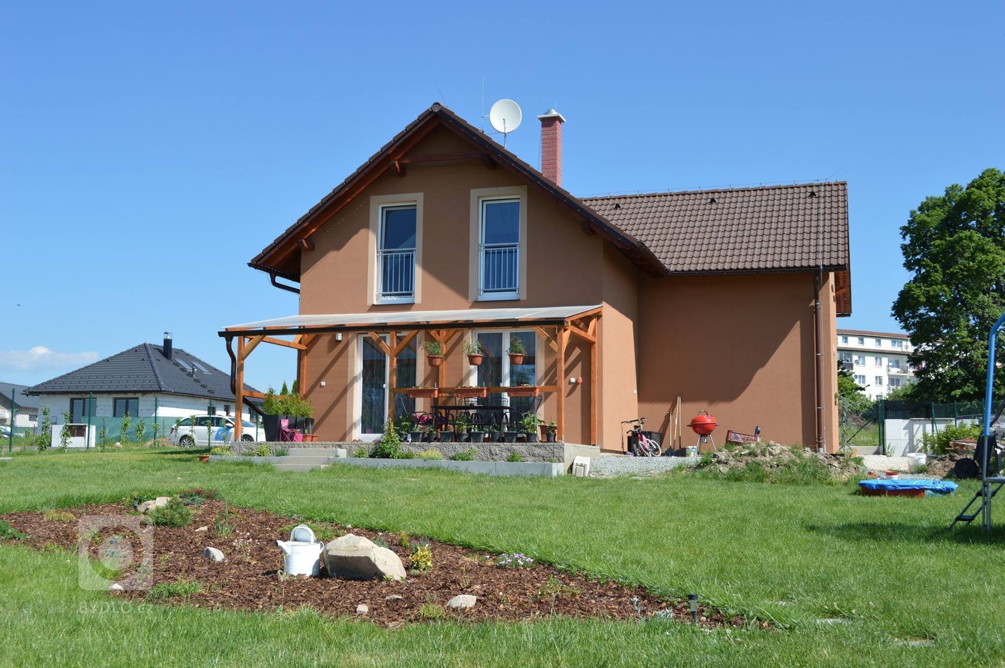 Ekonomik 14

&nbsp;

Krásný dům v Plzeňském kraji typu Ekonomik 14 je vhodný i pro větší rodiny. Dvoupatrový dům 5+1 má užitnou plochu 128 m2, a celkovou…