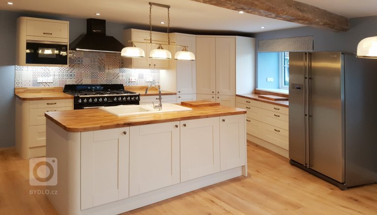 add picture to album