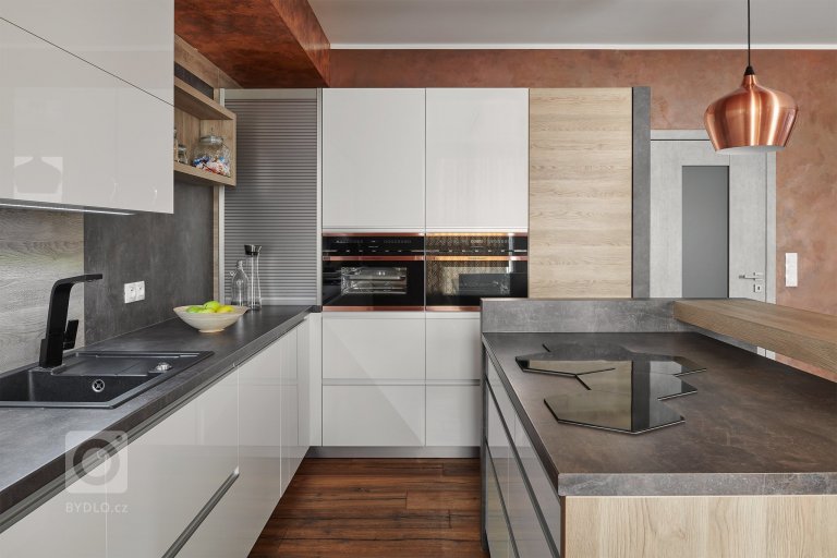 add picture to album