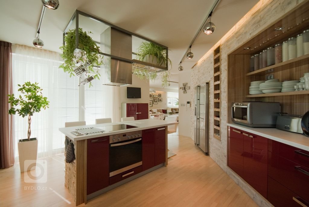 Architekti z pořadu "Jak se staví sen" splnily další z řady vysněných interiérů.

Je zde použita kombinace kamenných obkladů, které jsou nalepeny…