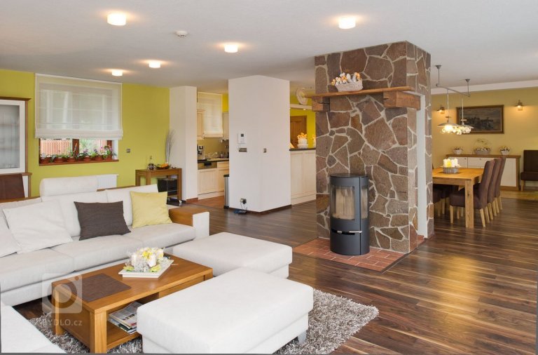 add picture to album