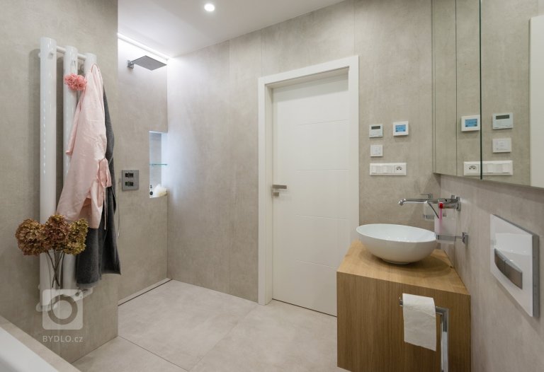 add picture to album