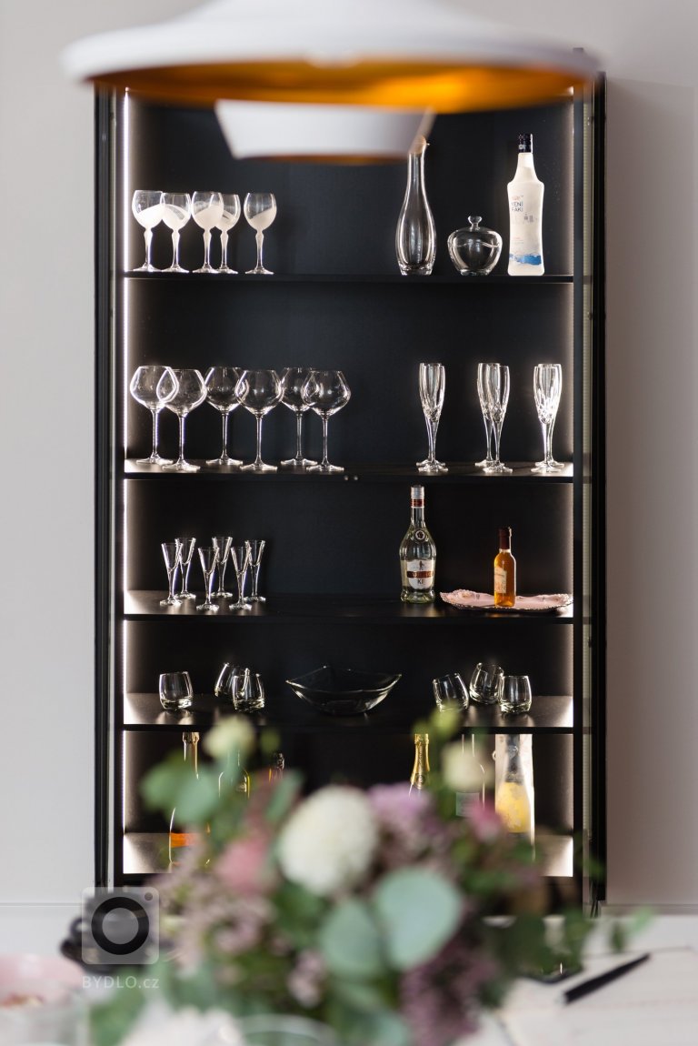 add picture to album