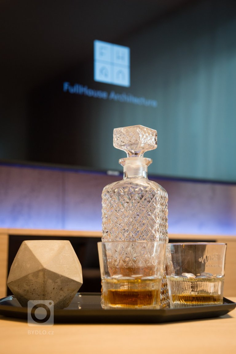 add picture to album