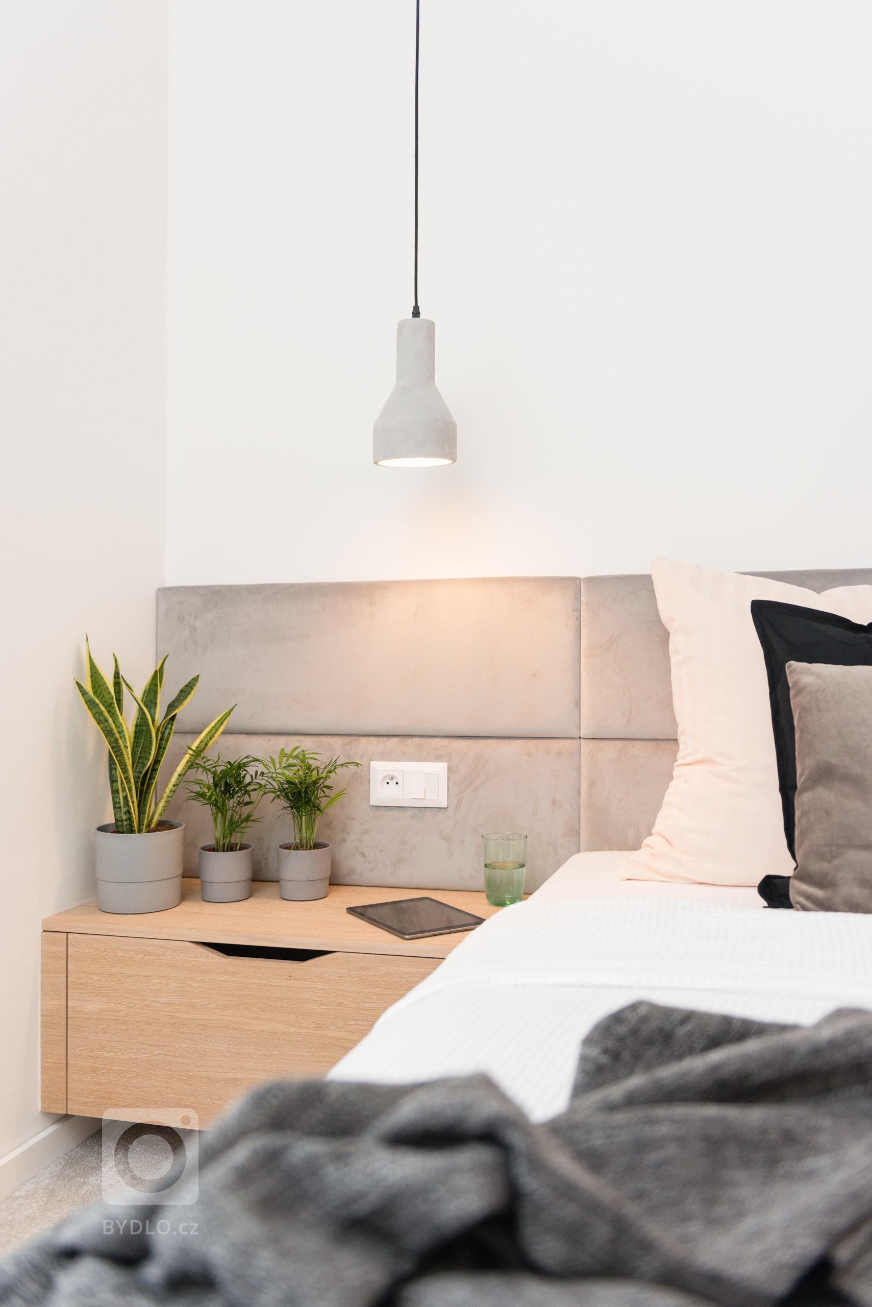 Strohý interiér bytu mladej manažérky bez zbytočnej romantiky a provokácie.&nbsp;

Prívlastok WoodLady má tento výnimočný dizajn na mieru pre mladú dámu s…