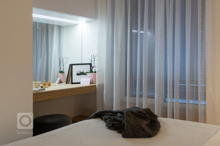 add picture to album