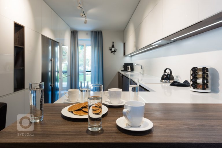 add picture to album