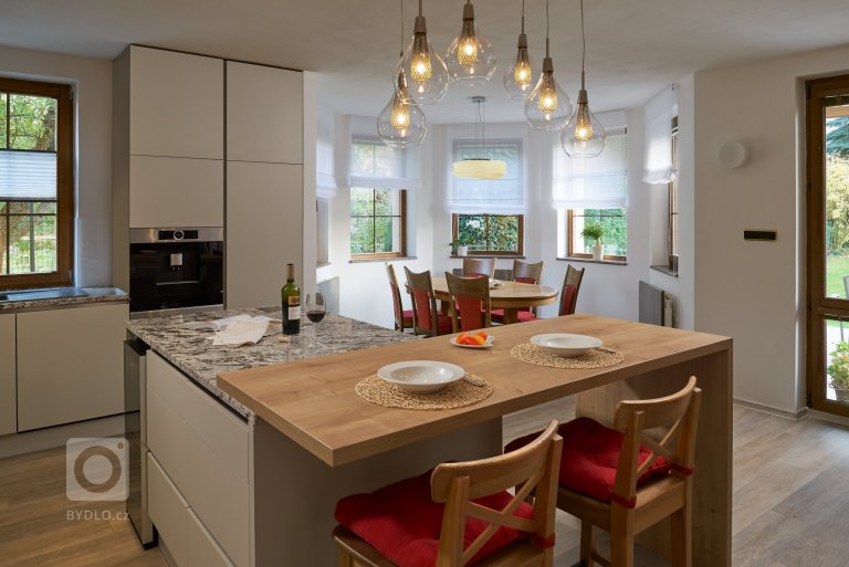 add picture to album