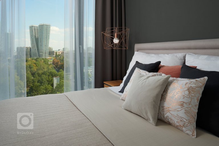 add picture to album