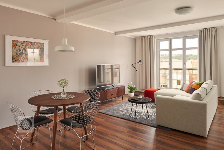 add picture to album