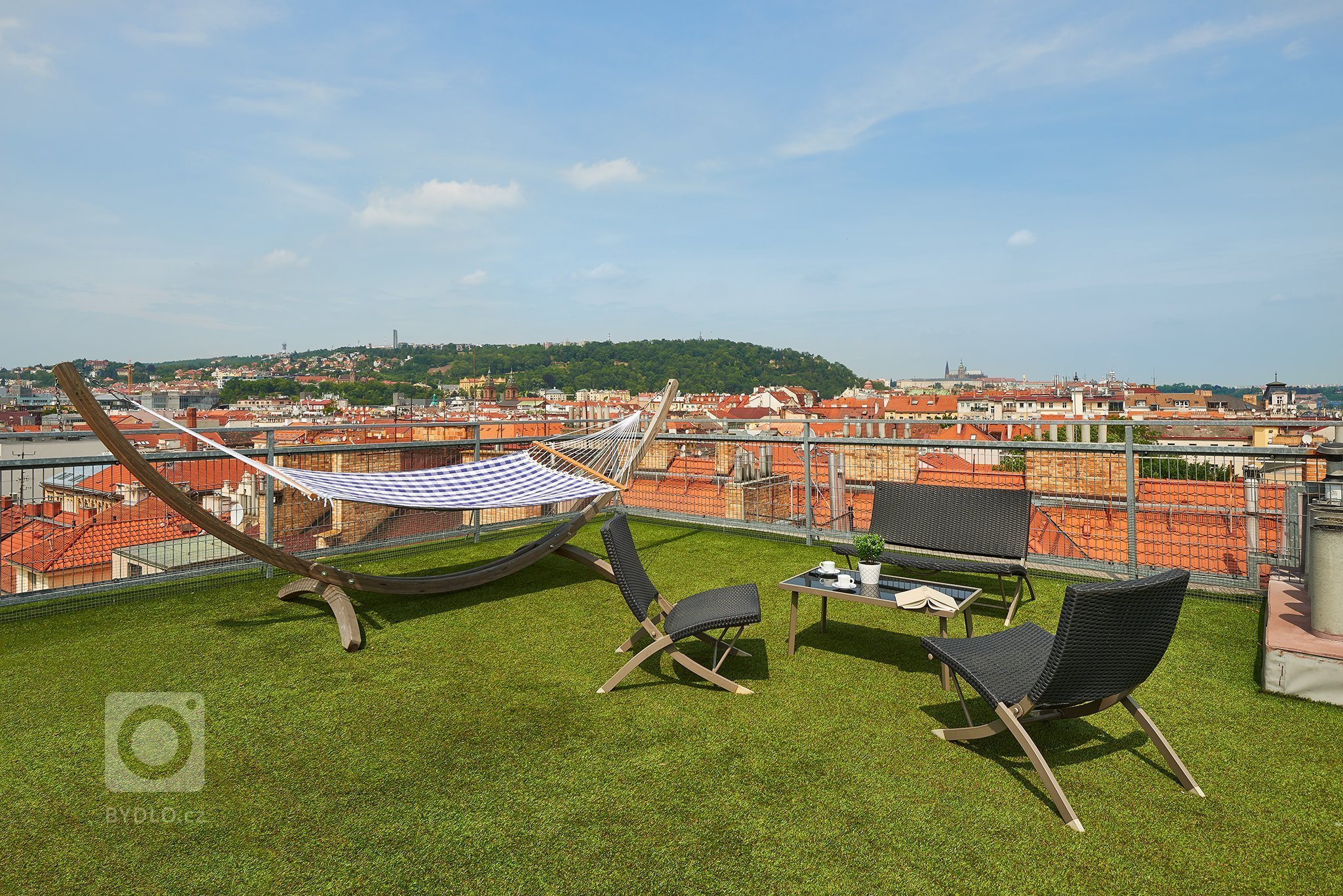 Realizace bytu, která plynule navazovala na již fungující projekt (Byt ke krátkodobým pronájmům I).

Předmětem projektu byl opět dvoupokojový byt s…