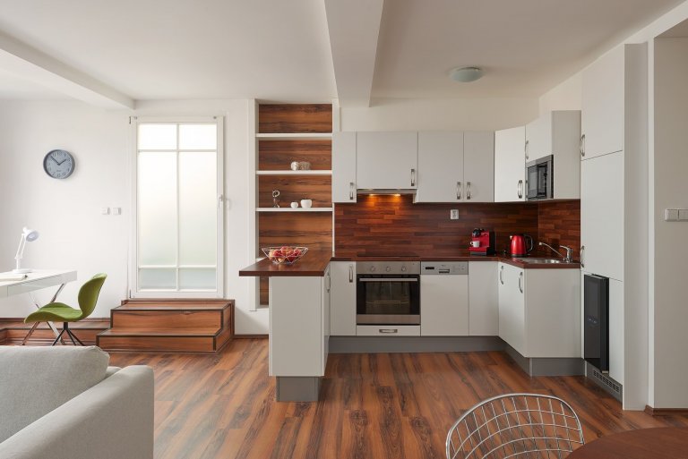 Realizace bytu, která plynule navazovala na již fungující projekt (Byt ke krátkodobým pronájmům I).

Předmětem projektu byl opět dvoupokojový byt s…