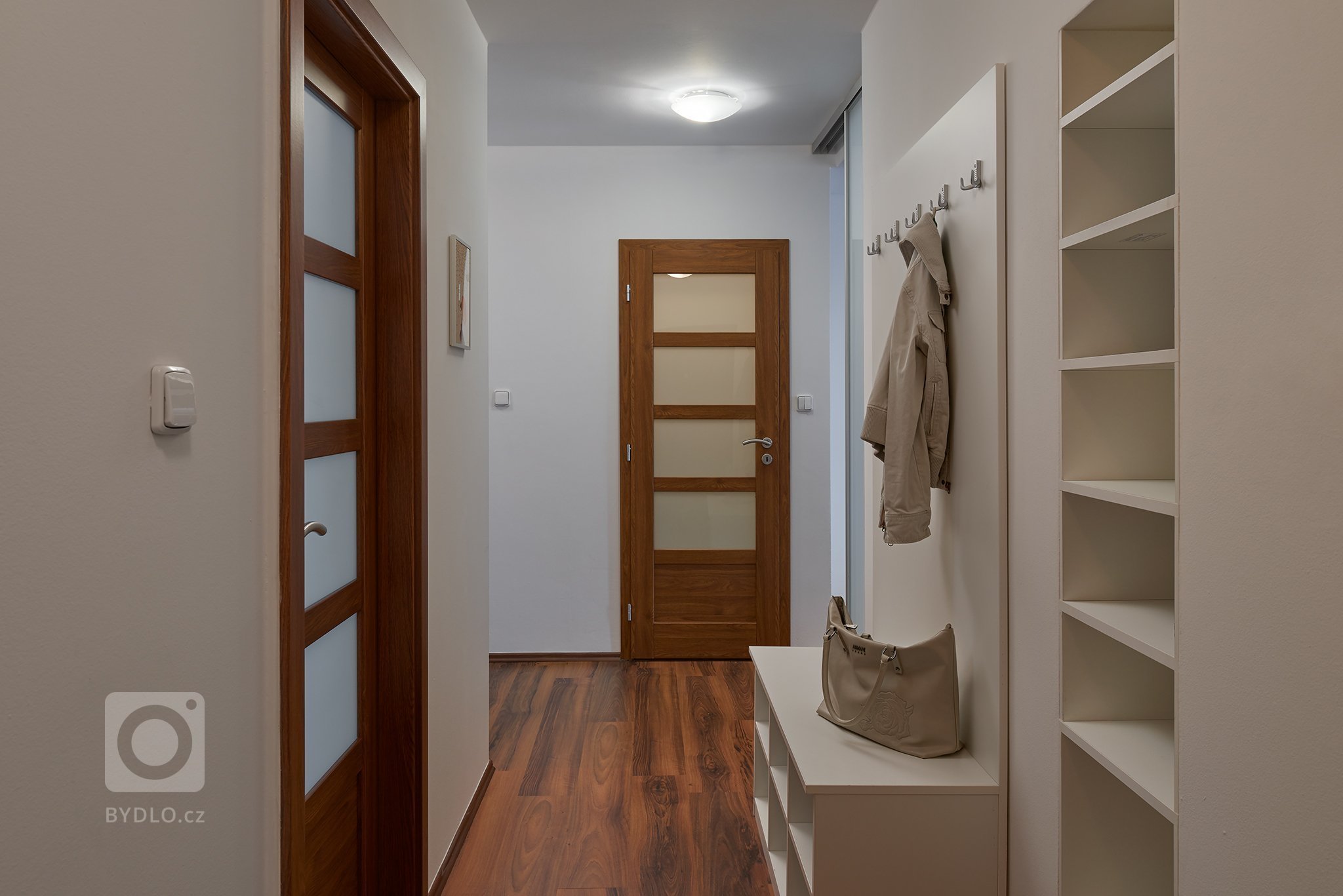 Realizace bytu, která plynule navazovala na již fungující projekt (Byt ke krátkodobým pronájmům I).

Předmětem projektu byl opět dvoupokojový byt s…