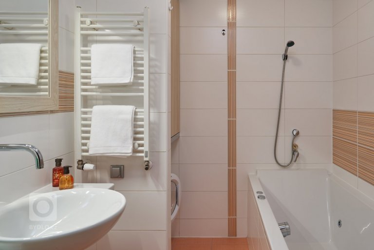 add picture to album