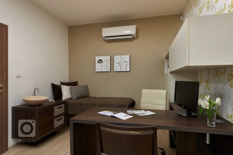 add picture to album