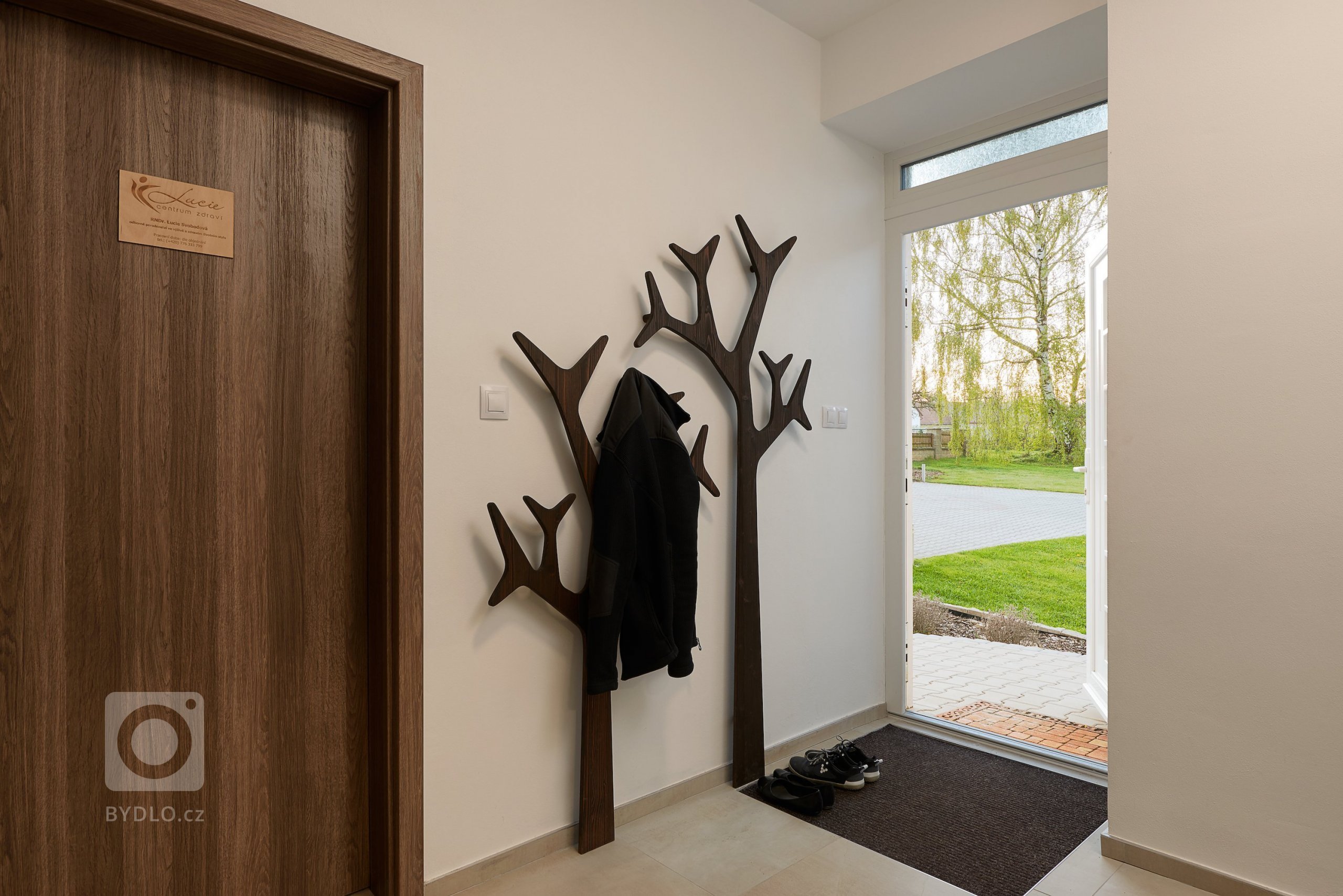 Návrh a realizace dvou kanceláří včetně zázemí a čekárny, &nbsp;situované na okraji malé obce, obklopené krásnou přírodou. Cílem tohoto projektu bylo vytvořit…