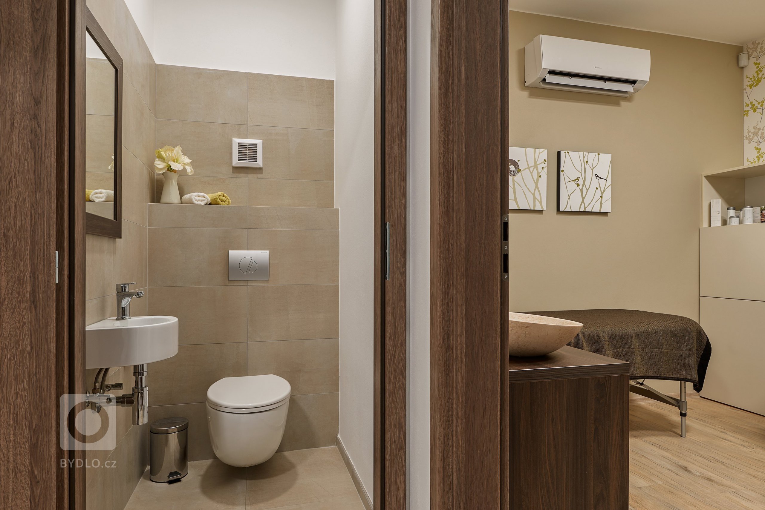 Návrh a realizace dvou kanceláří včetně zázemí a čekárny, &nbsp;situované na okraji malé obce, obklopené krásnou přírodou. Cílem tohoto projektu bylo vytvořit…