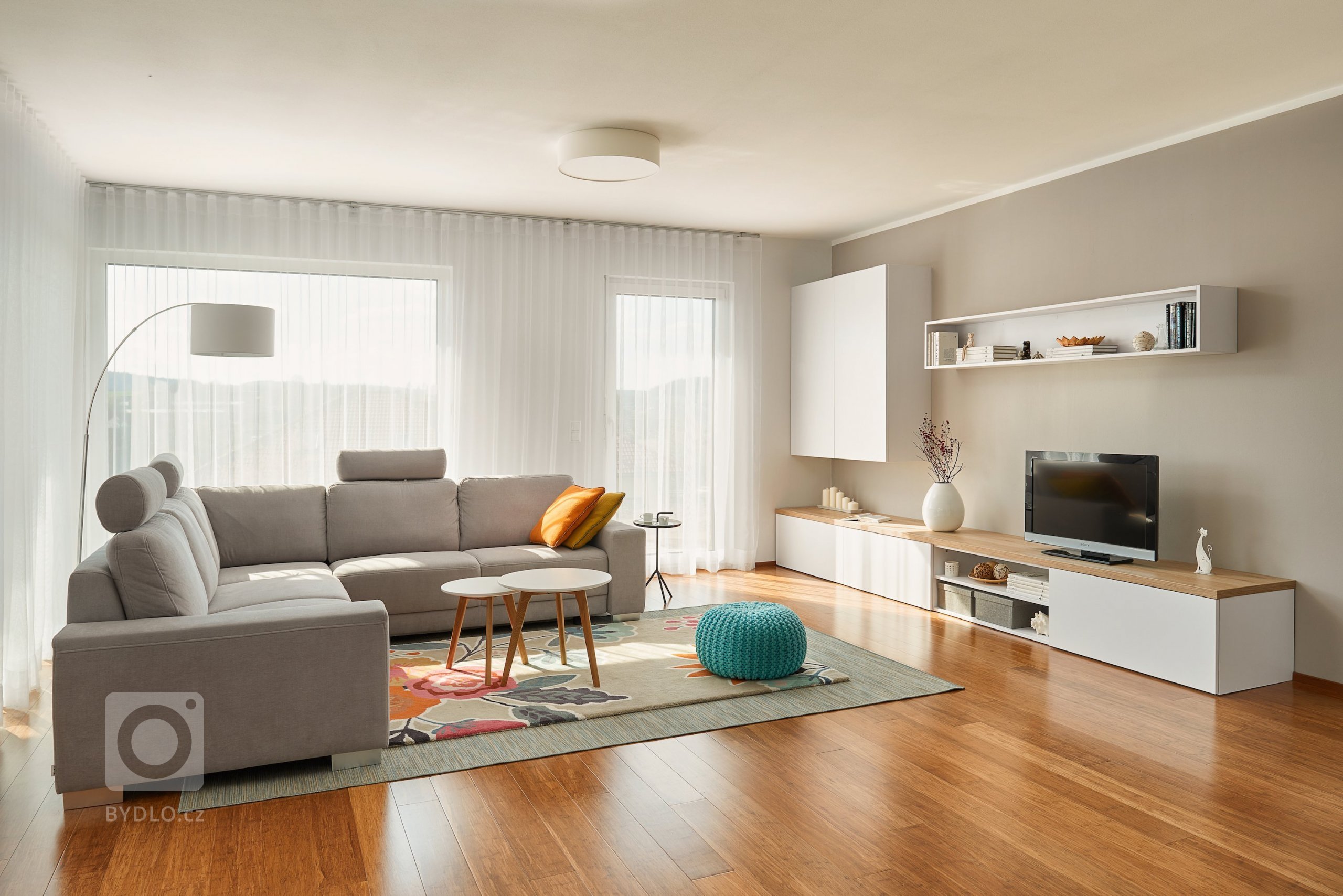 Klienti projevili zájem o komplexní návrh a realizaci interiéru rodinného domu, který je situován na okraji menší obce v satelitní zástavbě. Jejich přáním bylo…