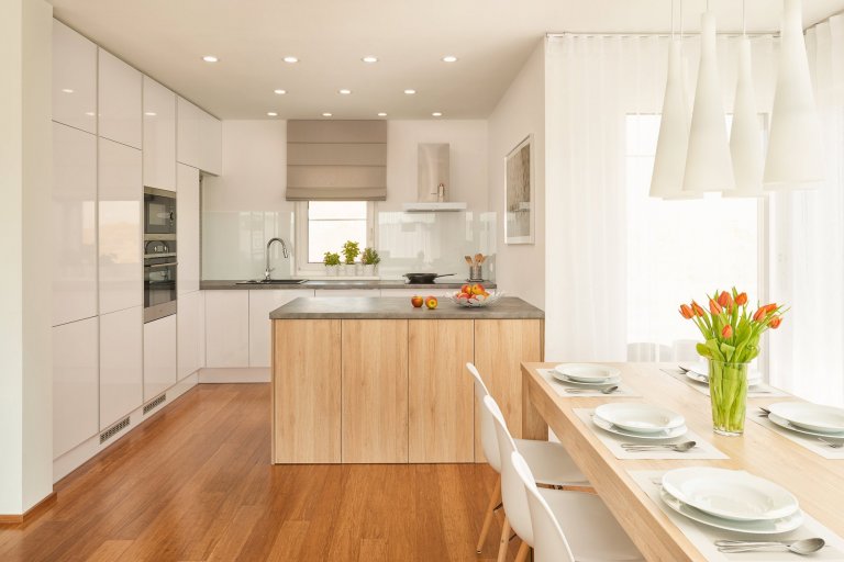 Klienti projevili zájem o komplexní návrh a realizaci interiéru rodinného domu, který je situován na okraji menší obce v satelitní zástavbě. Jejich přáním bylo…