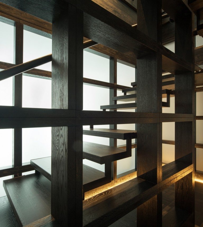 V interiéru dřevostavby u jezera jsme pokládali 550 m&sup2; prémiové dubové podlahy&nbsp;Princ Parket&nbsp;Volcano.&nbsp;Dřevěná podlaha&nbsp;je celoplošně…