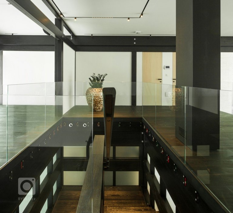 add picture to album