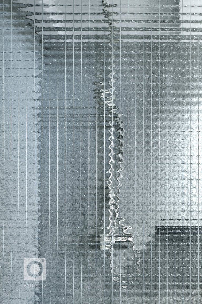 add picture to album