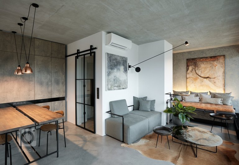 add picture to album