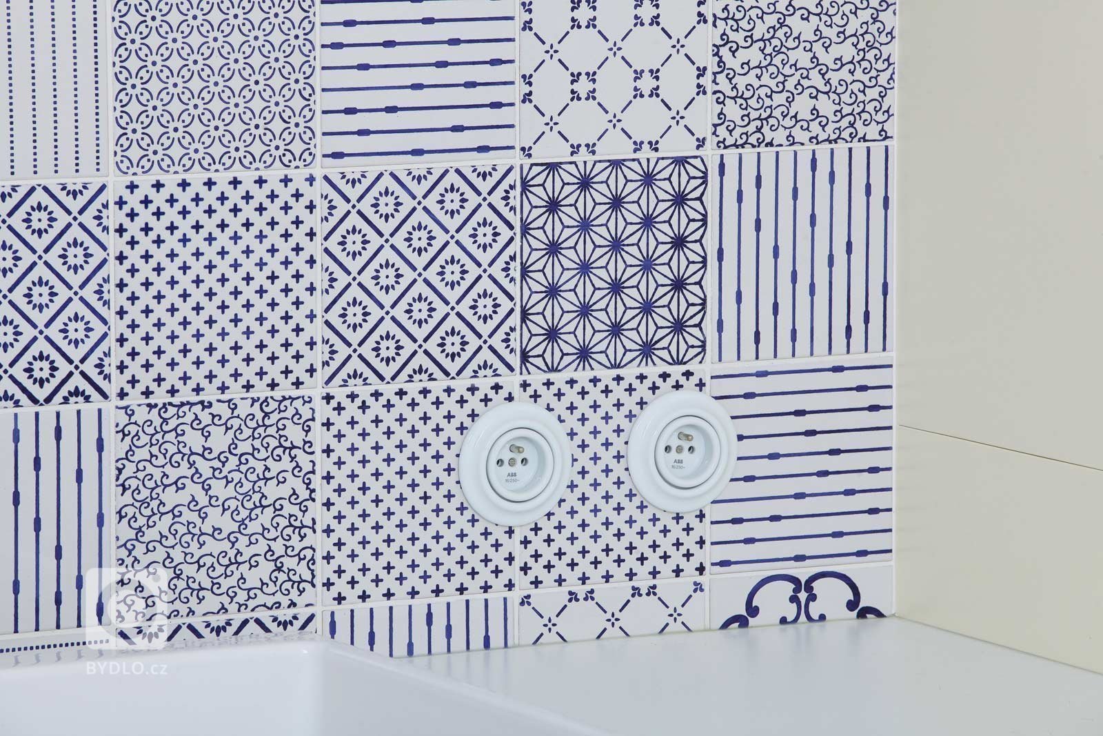 Kuchyně schovává stovky příběhů a tisíce hodin vaření všech těch žen, kterým kredence patřily, včetně mé babičky. Inspirací byla právě vzpomínka na babičku a…