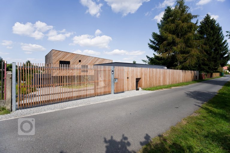 add picture to album