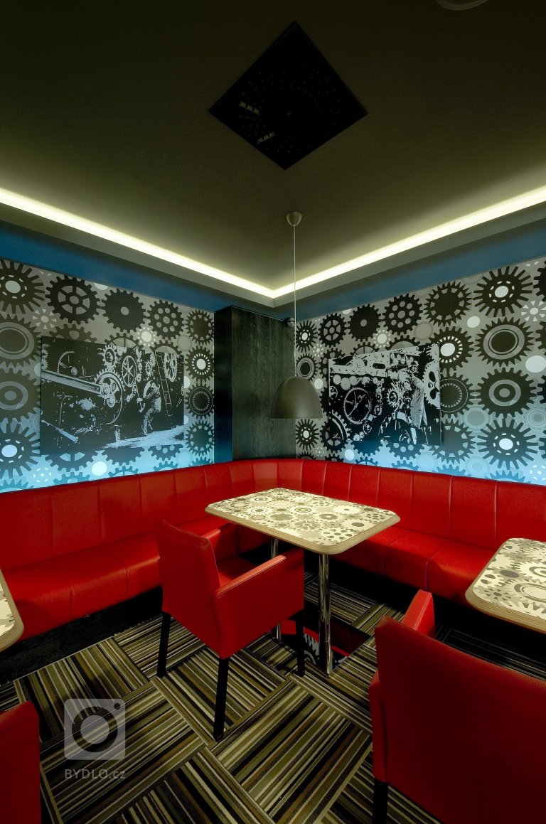 add picture to album