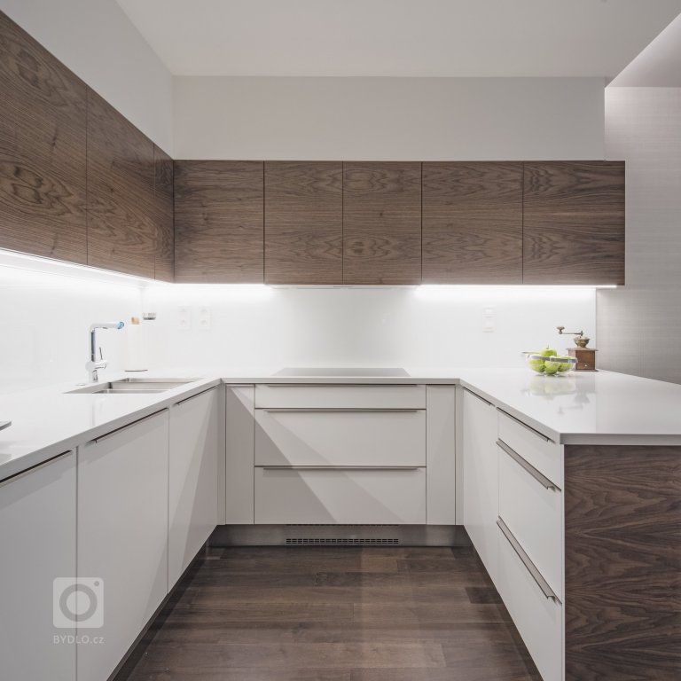 add picture to album