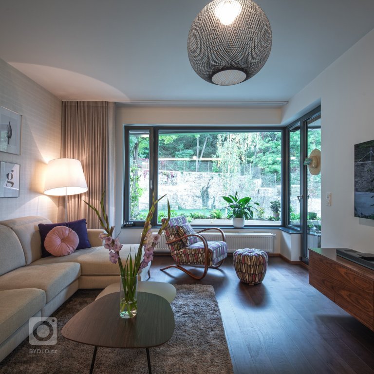 add picture to album