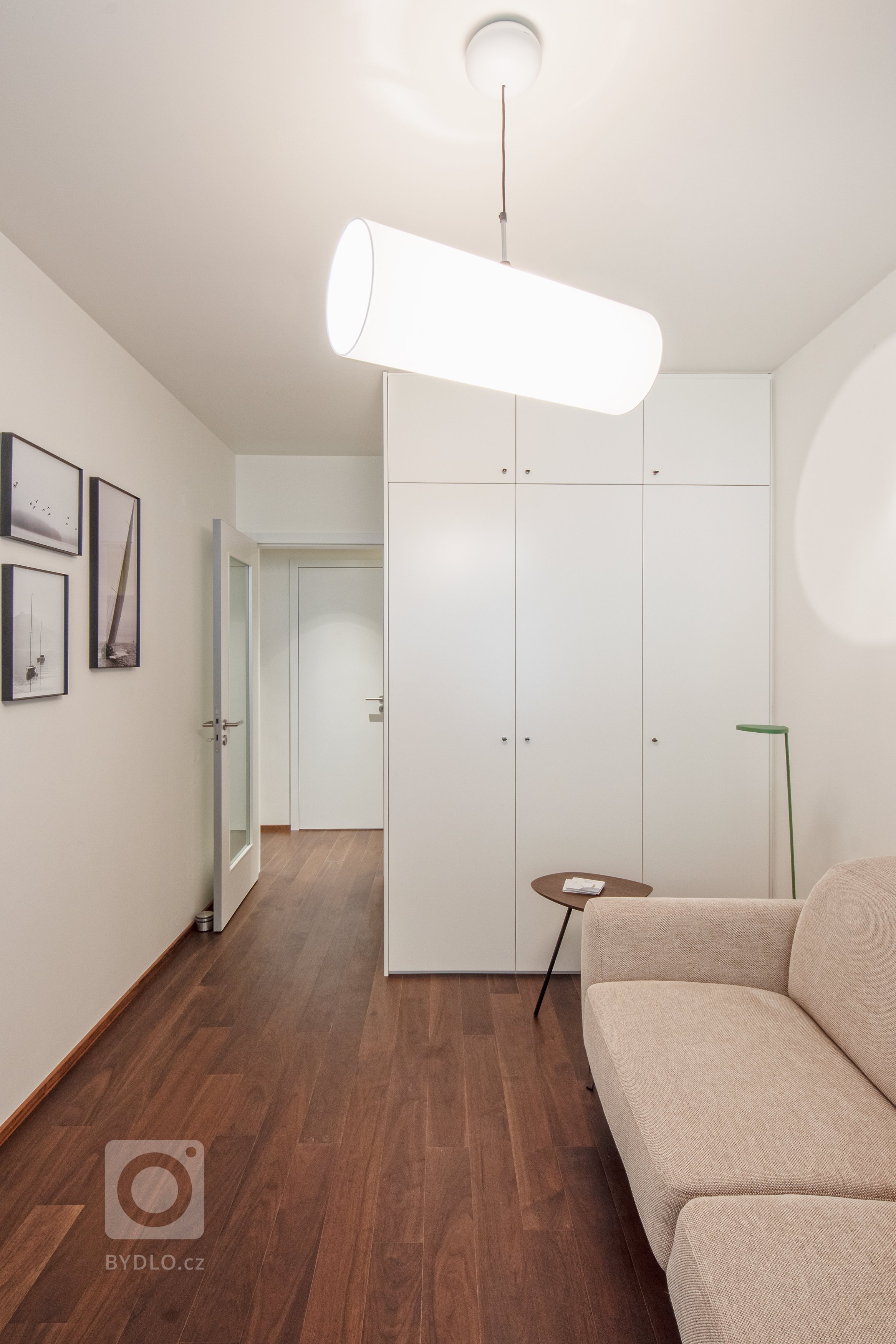 Realizace interiéru bytu o velikosti 3+kk nacházejícího se v nově realizovaném rezidenčním objektu v Praze je vytvořený s ohledem na maximální funkčnost,…