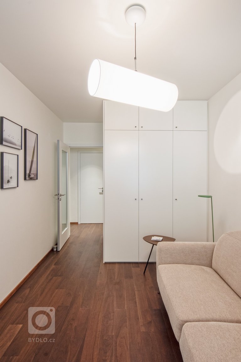 add picture to album