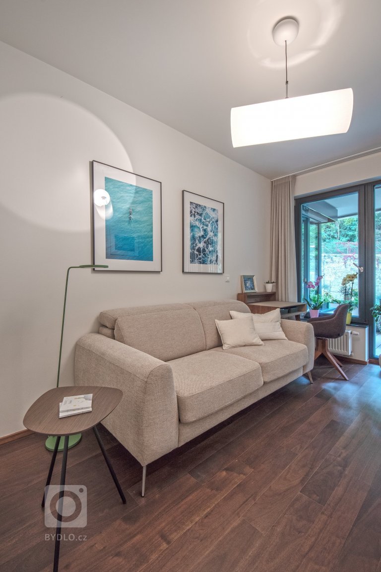 add picture to album