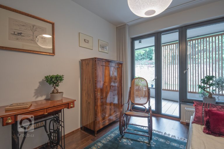 add picture to album