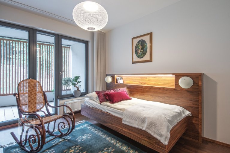 add picture to album