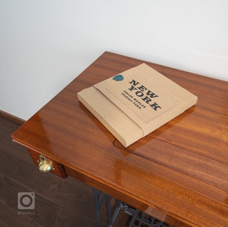 add picture to album