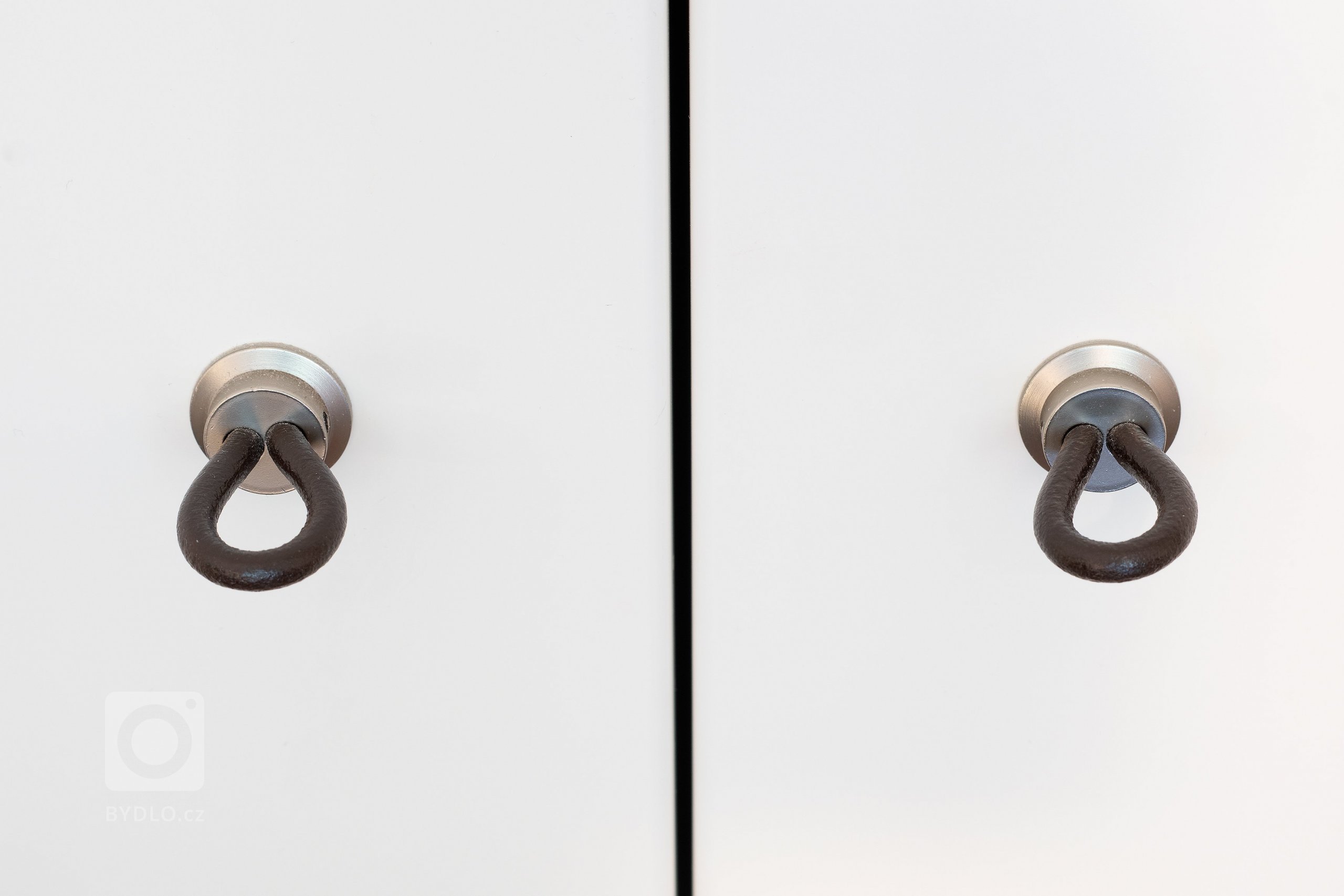 Realizace interiéru bytu o velikosti 3+kk nacházejícího se v nově realizovaném rezidenčním objektu v Praze je vytvořený s ohledem na maximální funkčnost,…