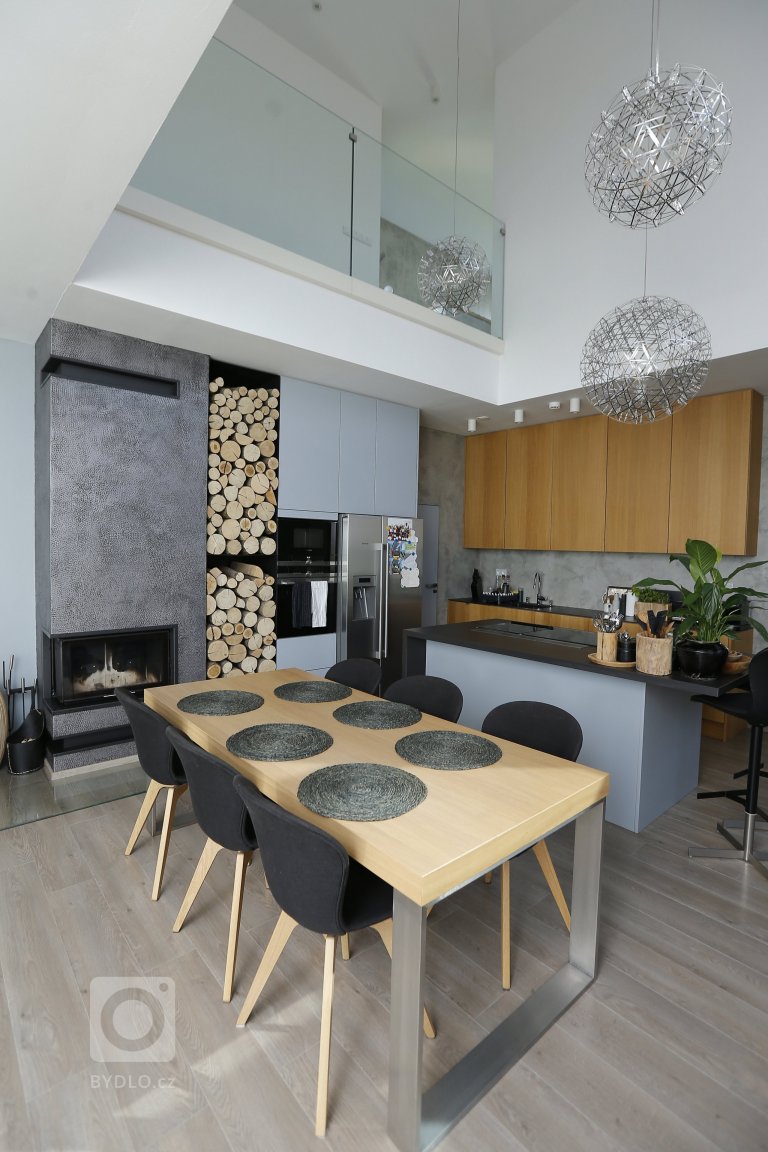 add picture to album