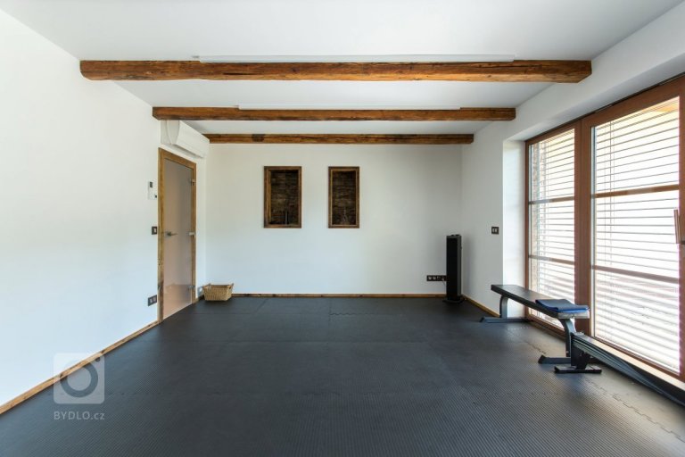 add picture to album