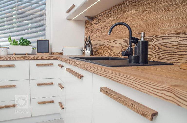 add picture to album