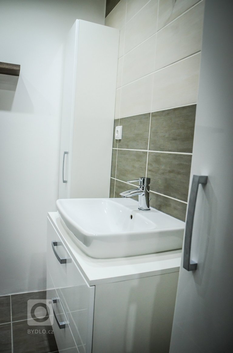 add picture to album